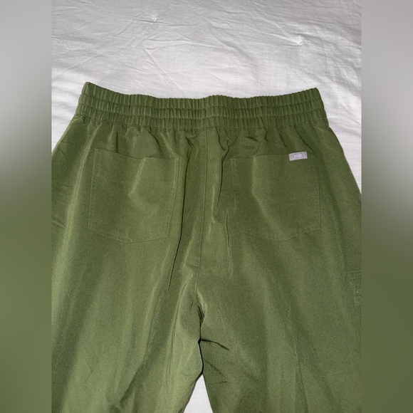 FIGS *LIMITED EDITION* Dark Olive High Waisted Zamora Scrub Pants XXL/P - Picture 3 of 5